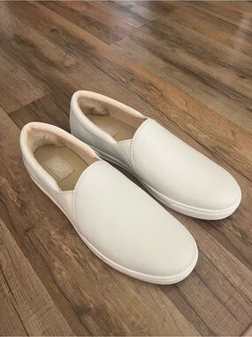 UGG women’s White Slip-On Leather Sneaker